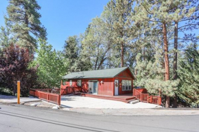Sunset Haven - Charming property nestled among the pines, complete with hot tub!